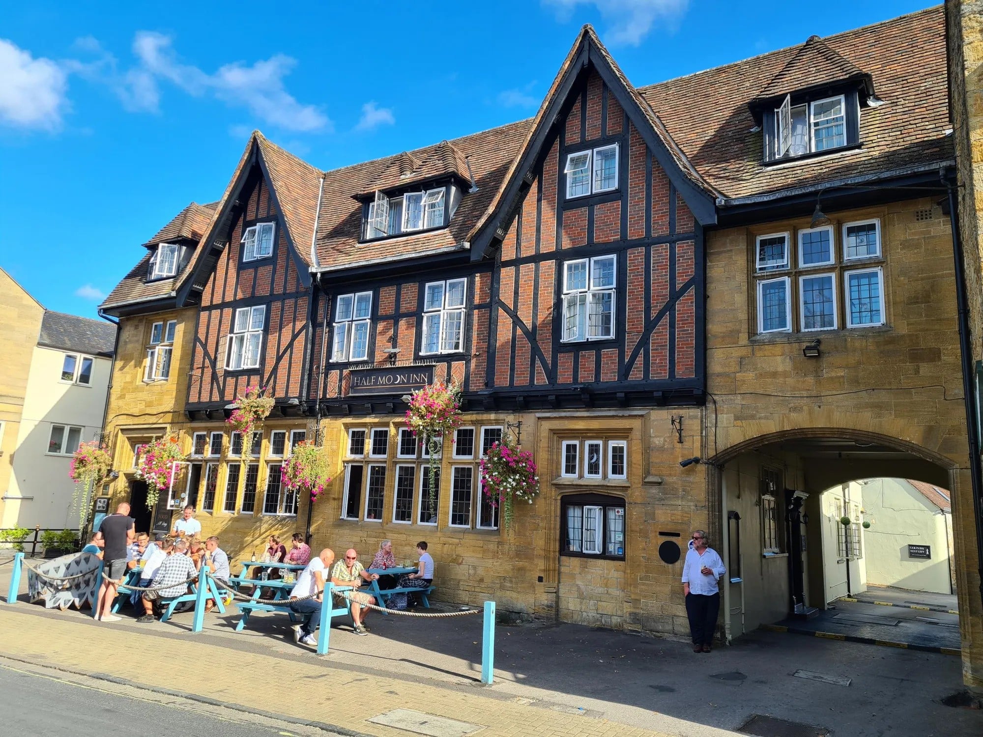 The Half Moon Inn - Sherborne - Pub Rooms
