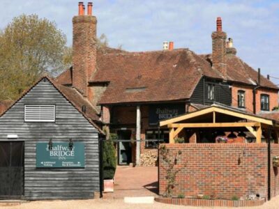 The Halfway Bridge Inn - Petworth