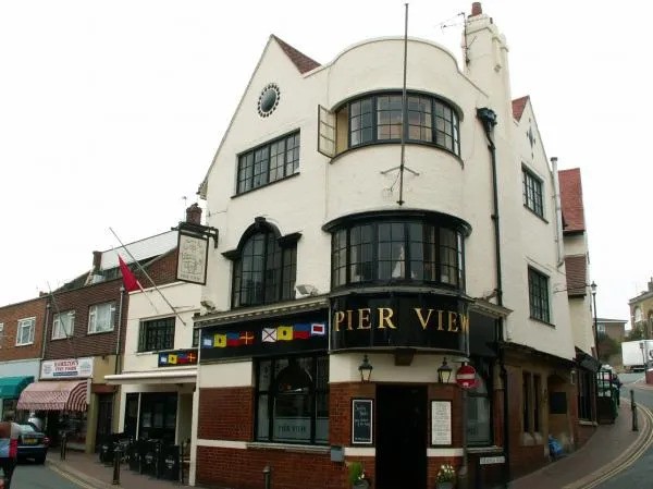 The Pier View - Cowes