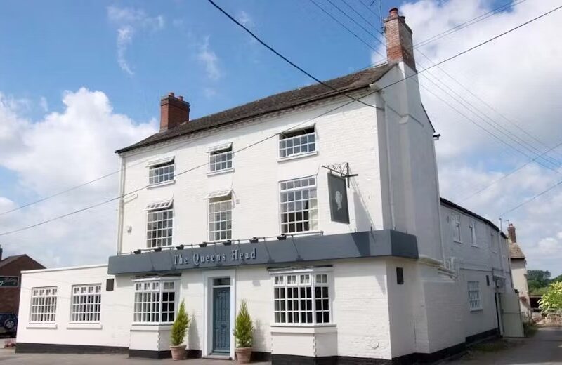 The Queens Head - Belton