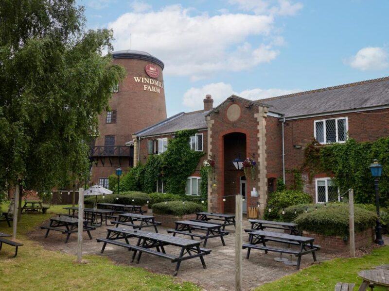 The Windmill Farm - Lincoln
