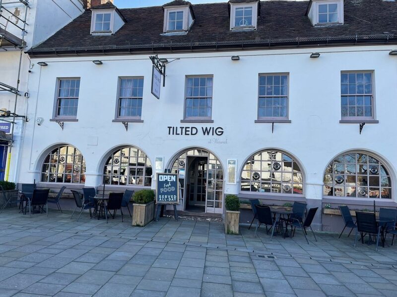 The Tilted Wig - Warwick