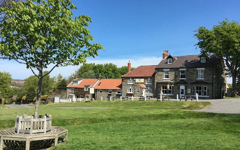 The Fox Hounds Inn - Ainthorpe