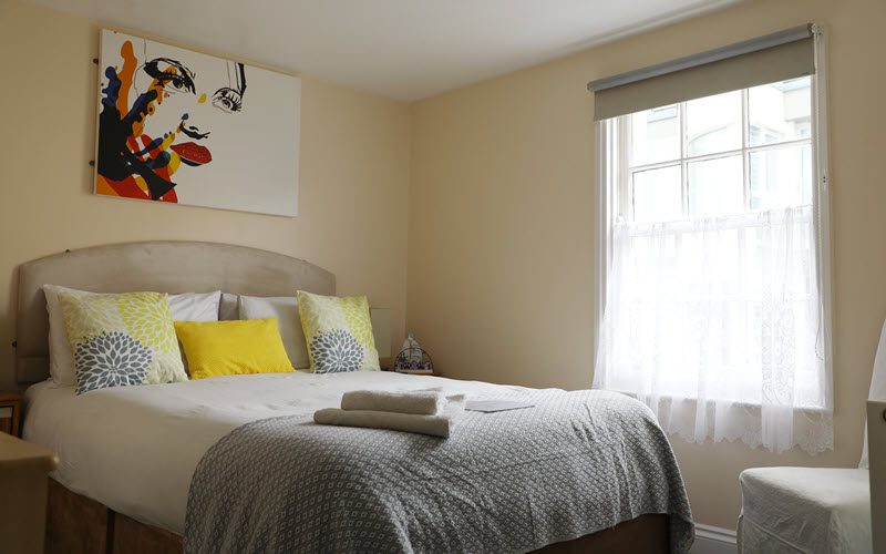 The Bow Street Runner - Hove