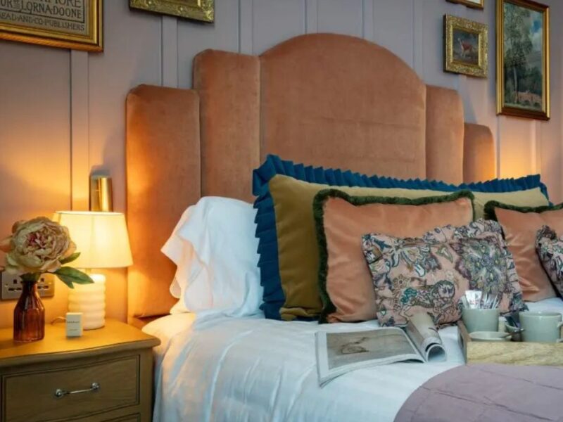 The Ragged Robin - Godalming